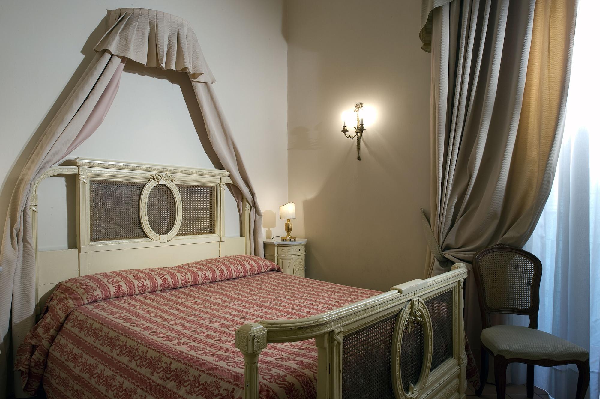 Chiaja Hotel De Charme Napoli Camera foto