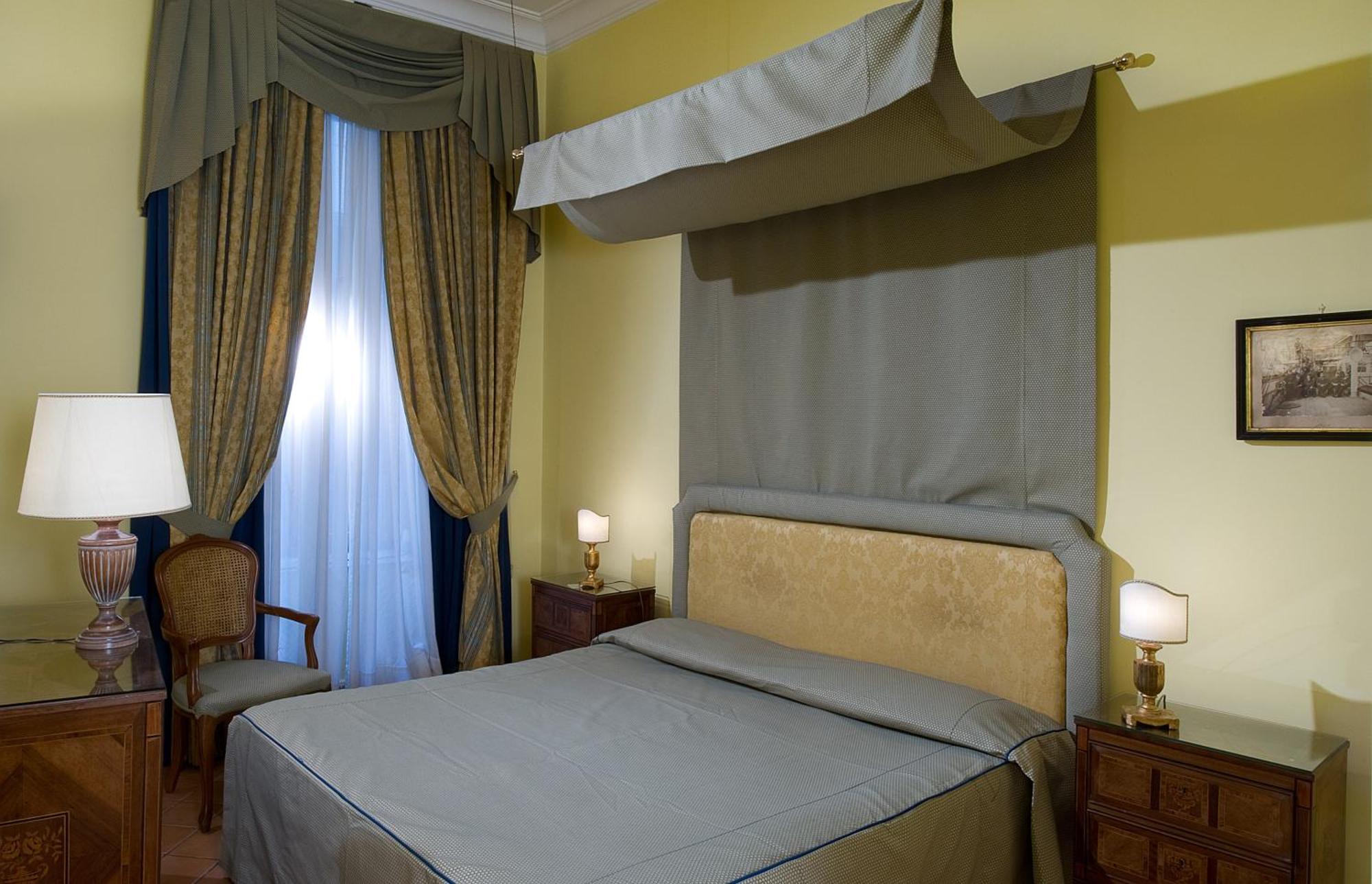 Chiaja Hotel De Charme Napoli Camera foto