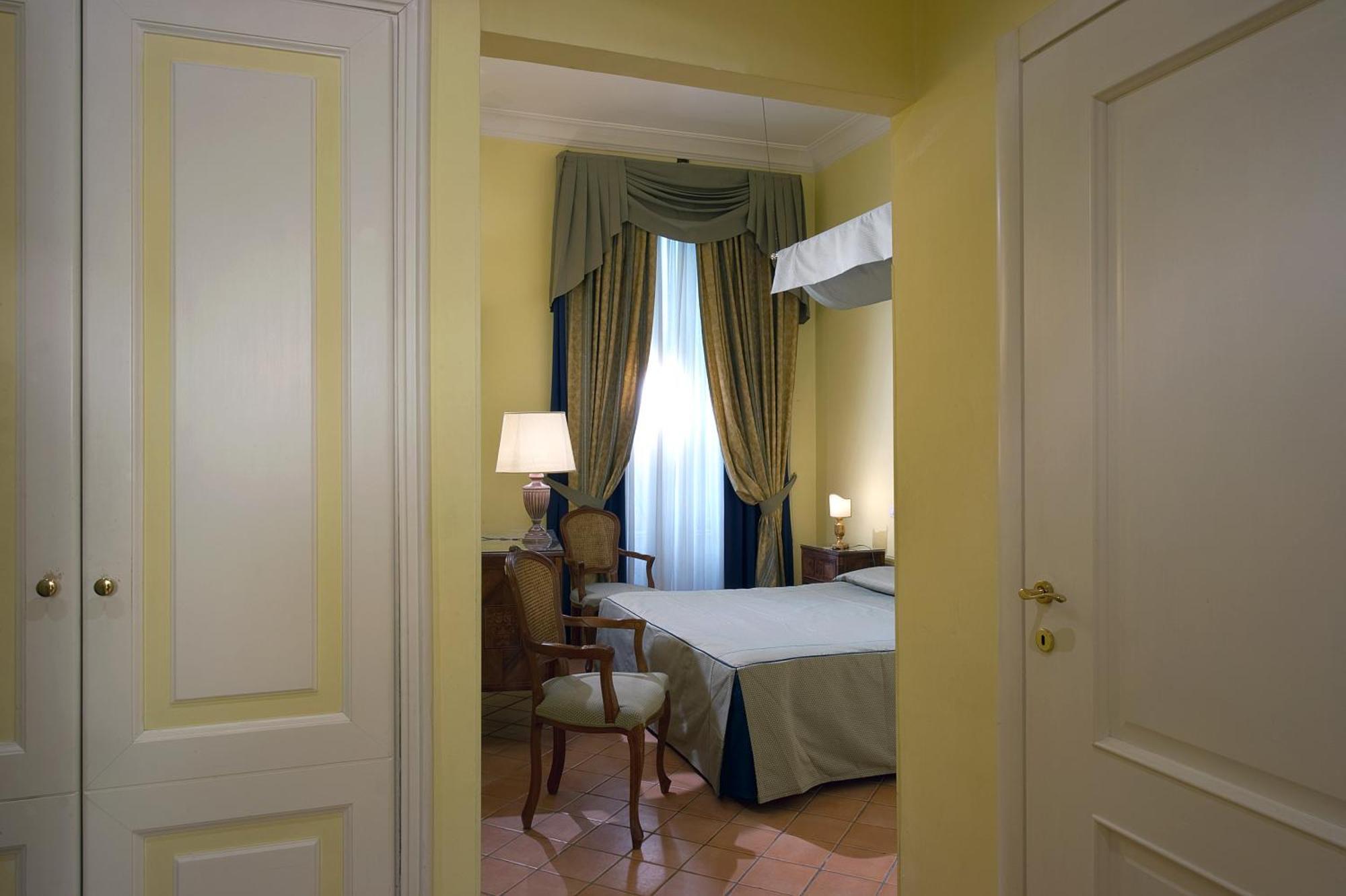 Chiaja Hotel De Charme Napoli Esterno foto